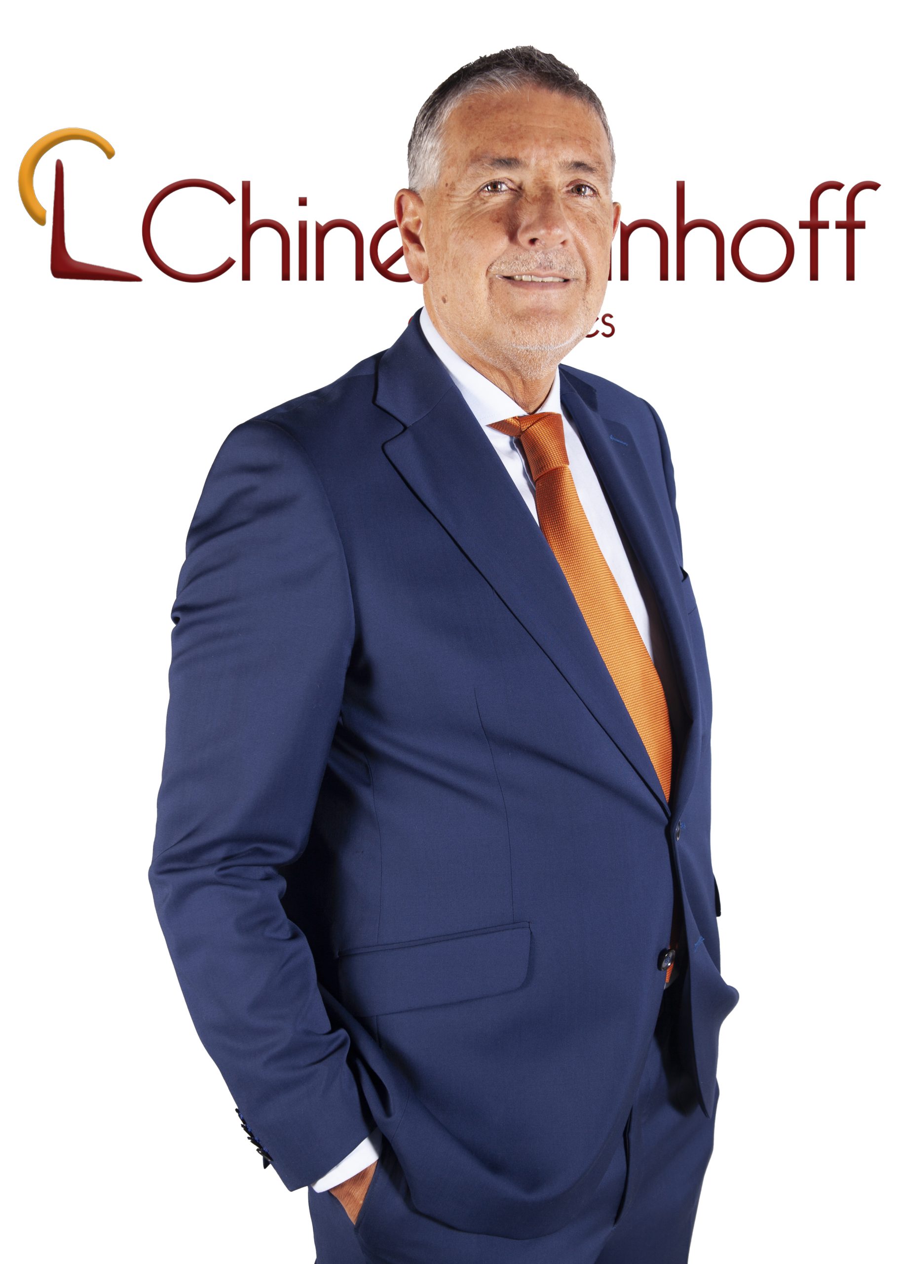 JAVIER GUILLERMO ROURE-LINHOFF SANCHA Abogado Colegiado nº 6029 ICAV Especialista en derecho mercantil e inmobiliario. Amplia experiencia en: Intermediación de operaciones inmobiliarias Promoción y construcción de viviendas Asesoramiento y consultoría